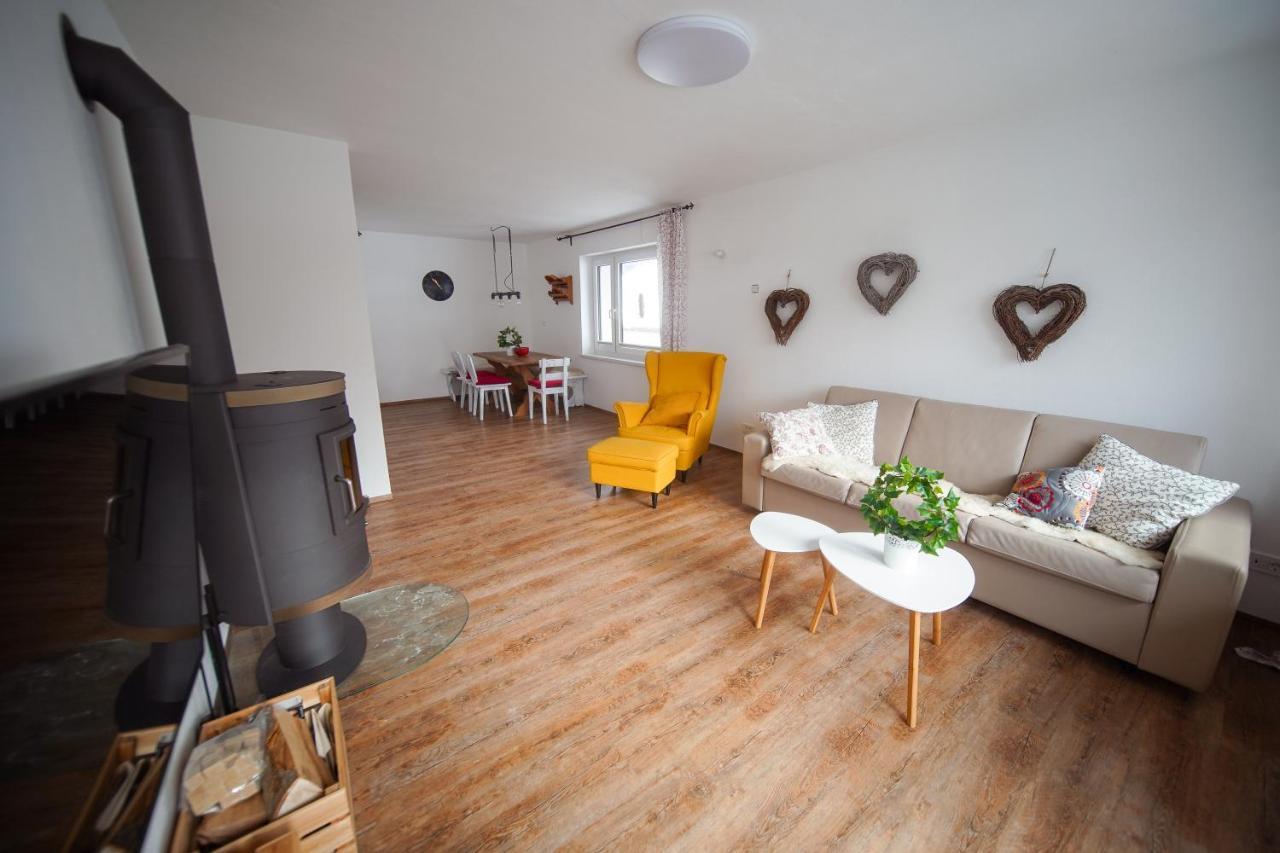 Cozy Nest In The Heart Of Kranjska Gora Apartment Luaran gambar